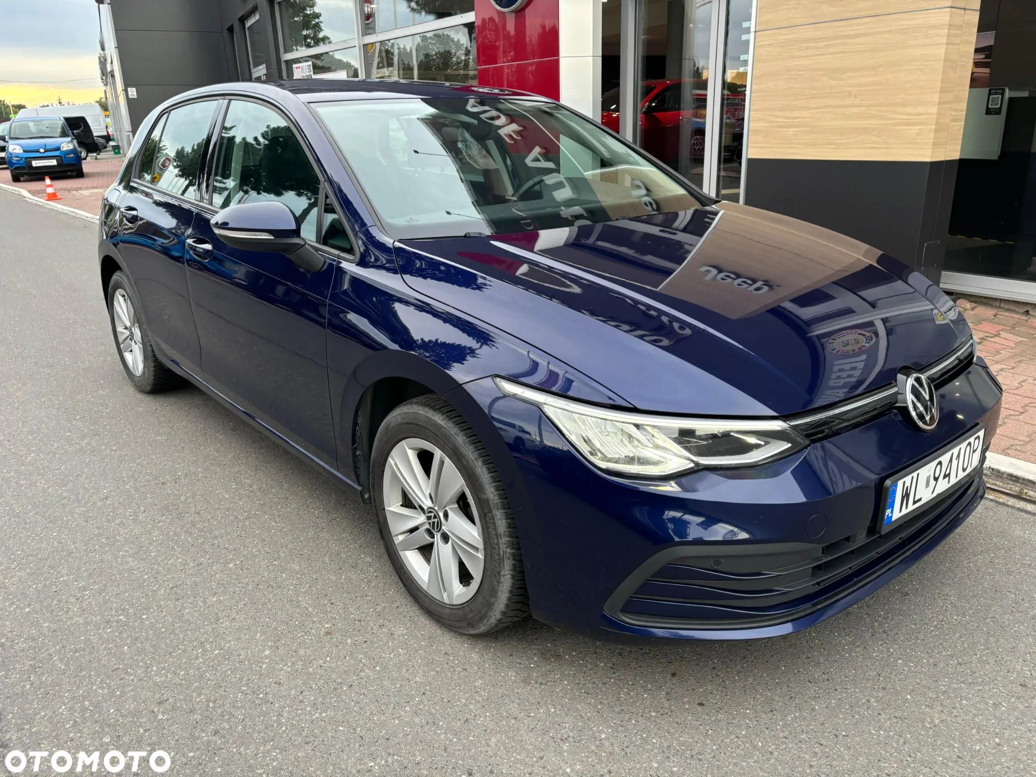 Volkswagen Golf VIII 1.0 TSI Active - 1
