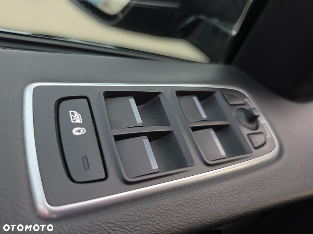 Jaguar F-Pace 5.0 V8 S/C AWD SVR - 13