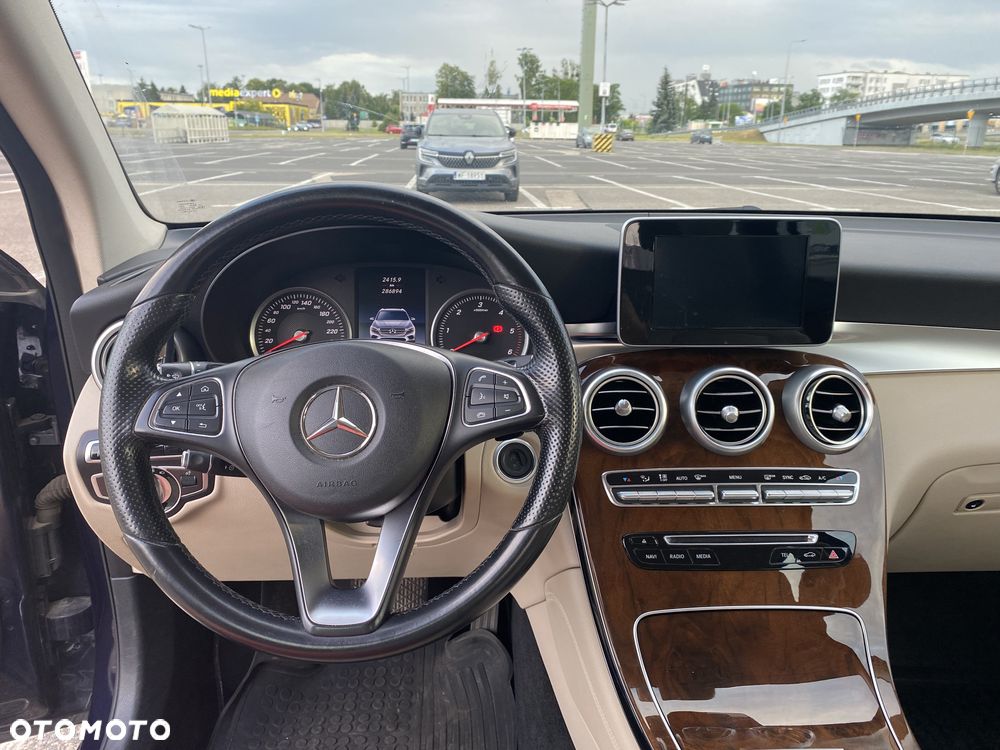 Mercedes-Benz GLC - 12