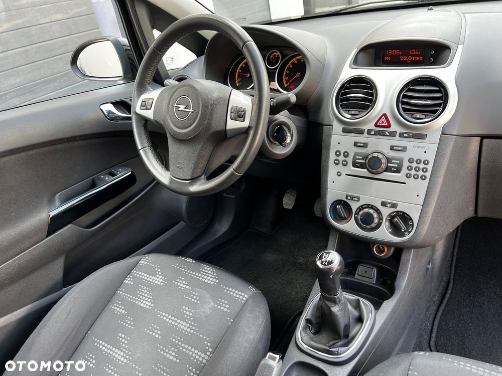 Opel Corsa 1.4 16V Satellite - 23