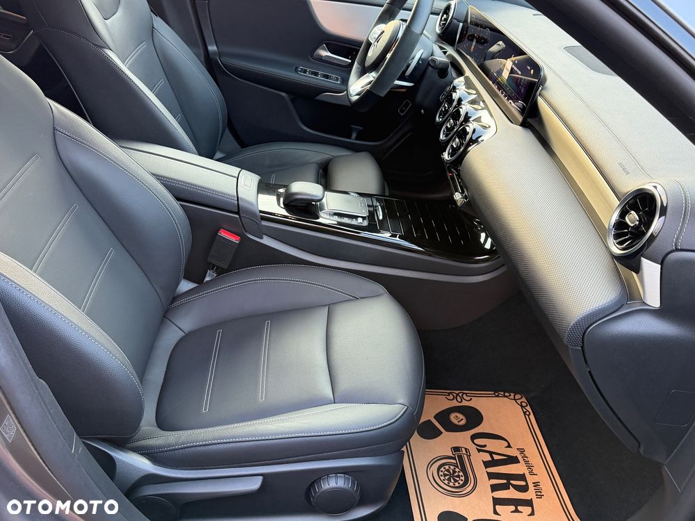 Mercedes-Benz CLA 200 d AMG Line 8G-DCT - 12