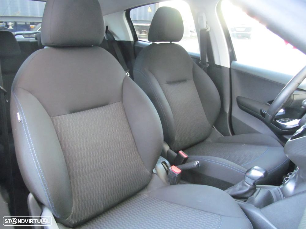 Peugeot 208 PureTech 82 Stop & Start Signature - 10