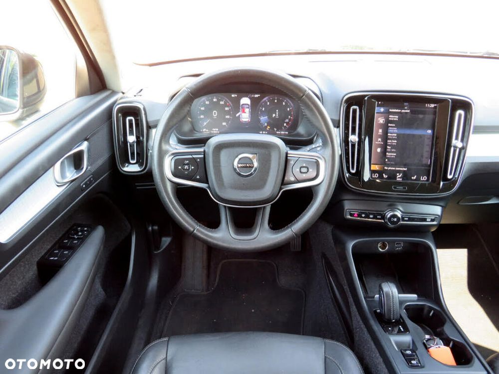 Volvo XC 40 T5 AWD Momentum - 9
