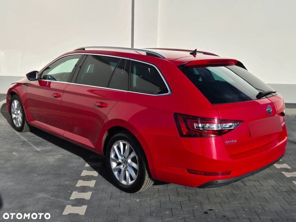 Skoda Superb 2019 photo 4