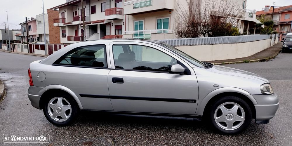 Opel Astra 1.6i Sport - 12
