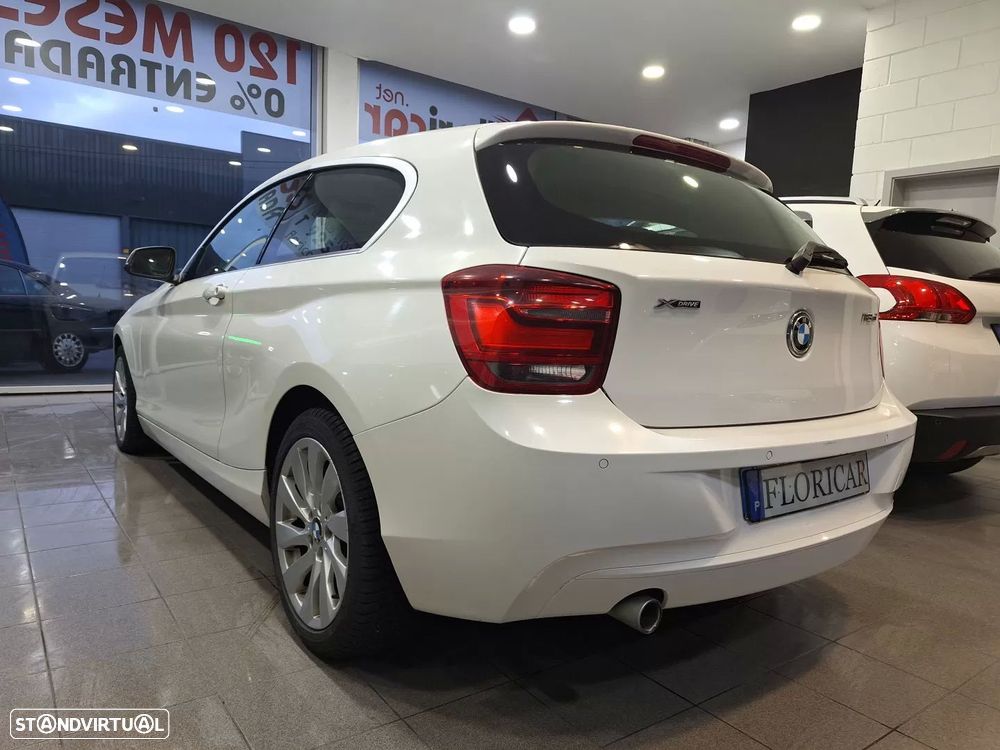 BMW 118 d xDrive Line Urban - 14