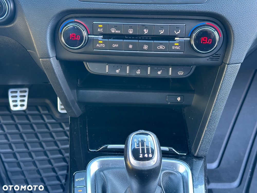 Kia ProCeed 1.6 T-GDI GT - 16