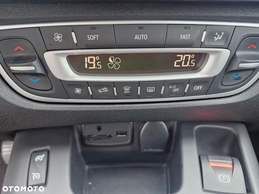 Renault Grand Scenic - 23