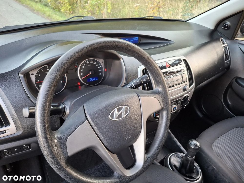 Hyundai i20 1.2 Intro Edition - 18