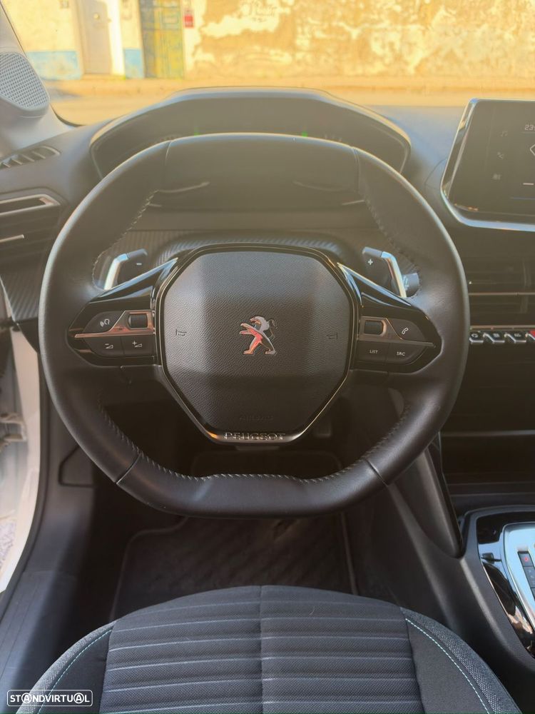 Peugeot 208 - 11