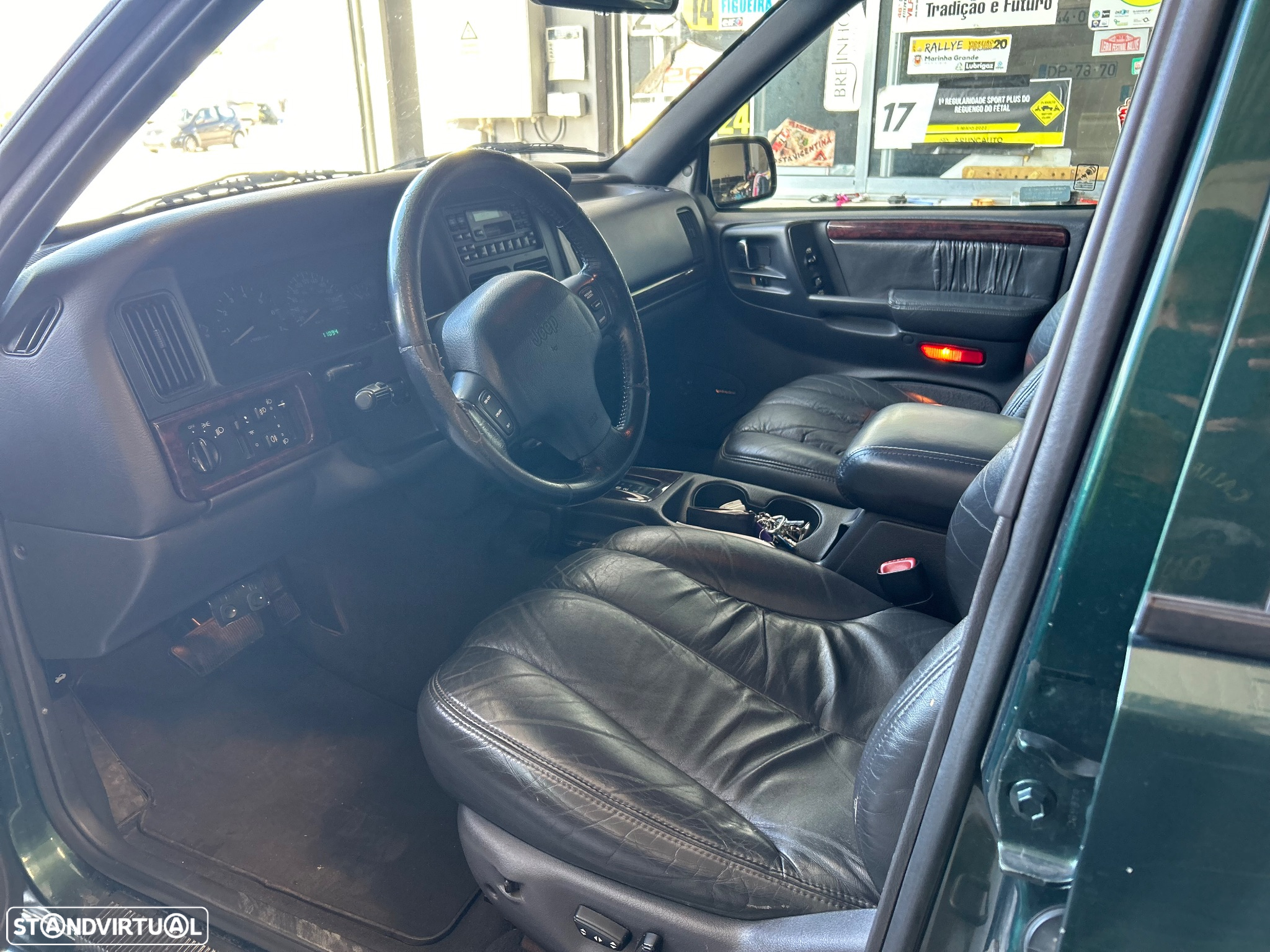 Jeep Grand Cherokee 5.9 LX - 21