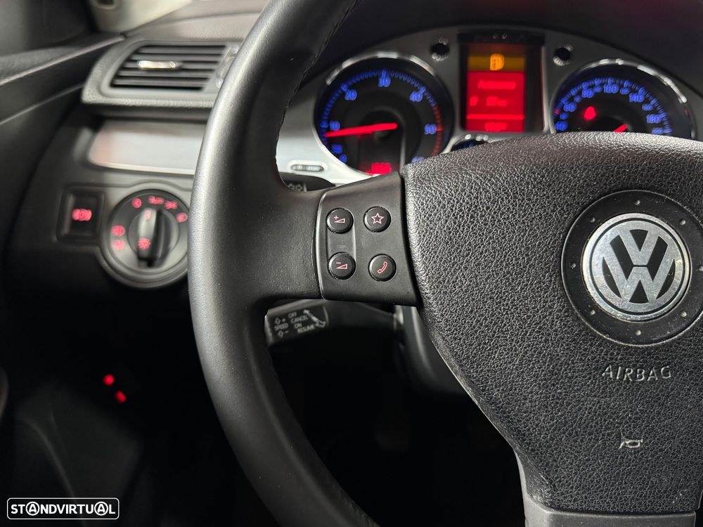 VW Passat Variant 2.0 TDI Highline - 22