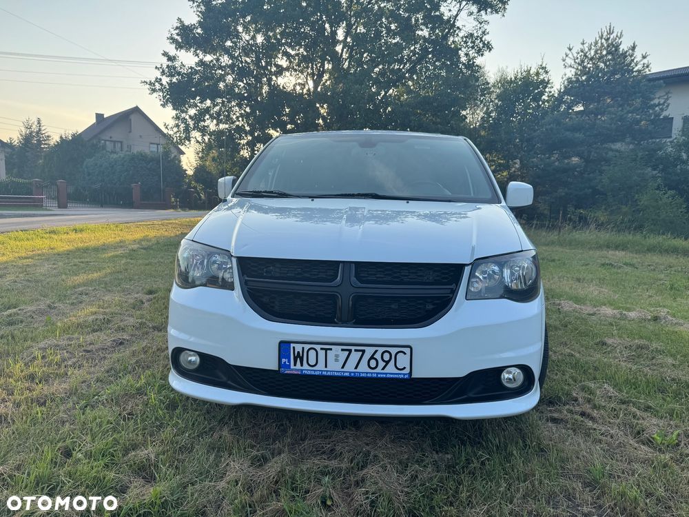 Dodge Grand Caravan 3.6 R/T - 18