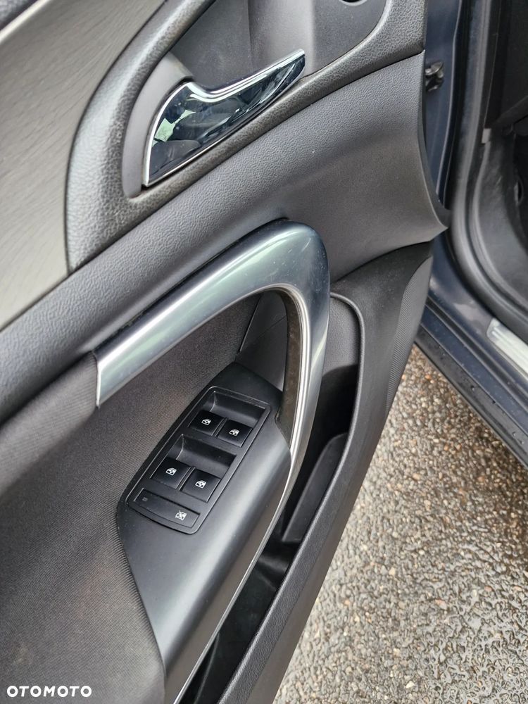 Opel Insignia 2.0 CDTI - 10