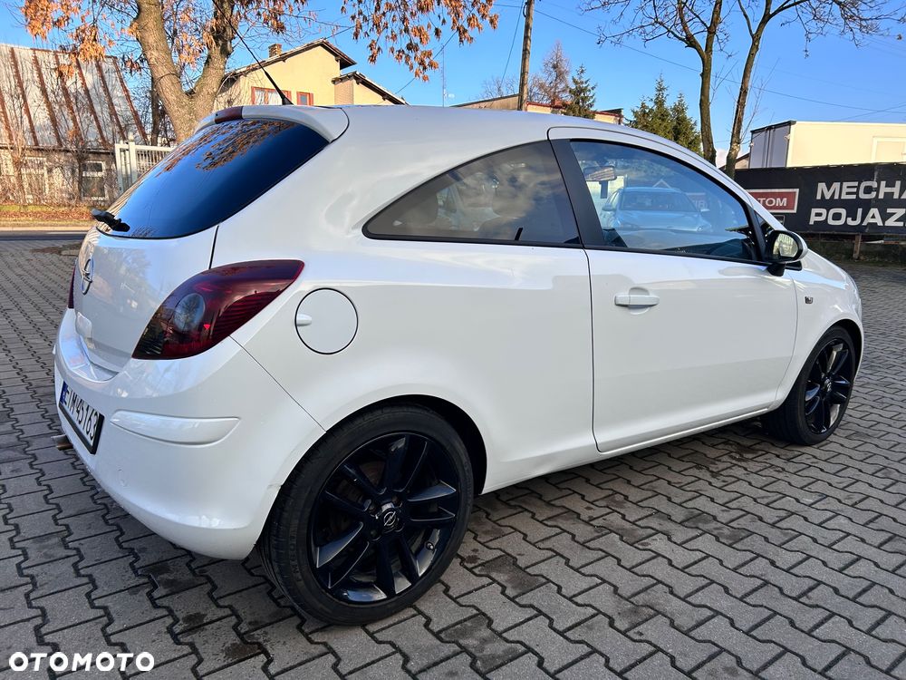 Opel Corsa 1.2 16V Cosmo - 4