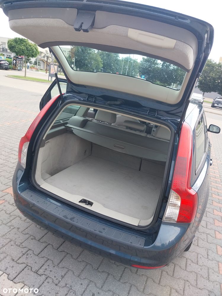 Volvo V50 1.6 - 12