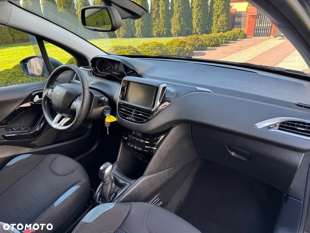 Peugeot 208 1.2 PureTech Allure - 15