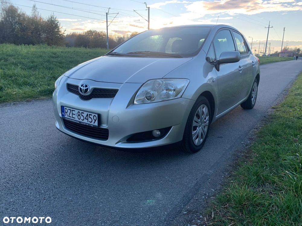Toyota Auris - 1