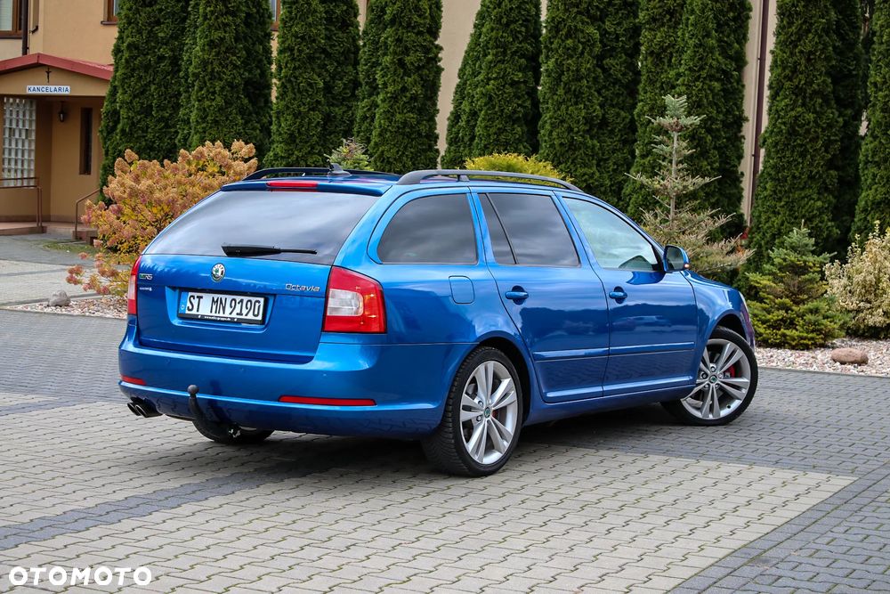 Skoda Octavia Combi 2.0 TDI CR DPF RS - 11