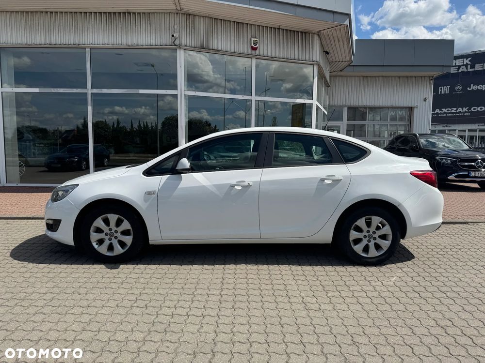 Opel Astra 1.6 Essentia - 4