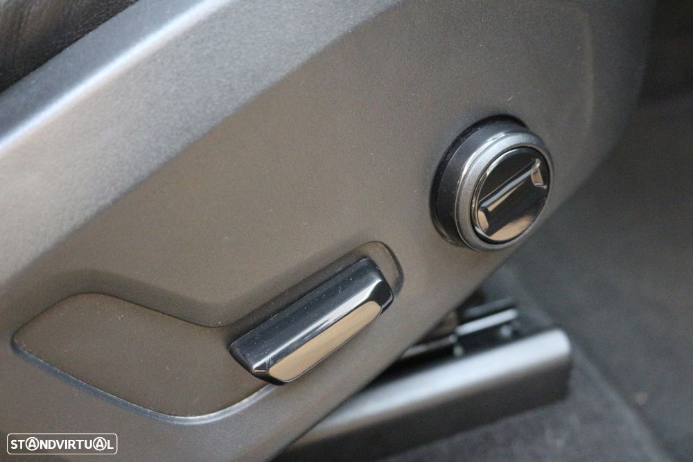 Volvo XC 40 2.0 D3 Momentum Plus - 29