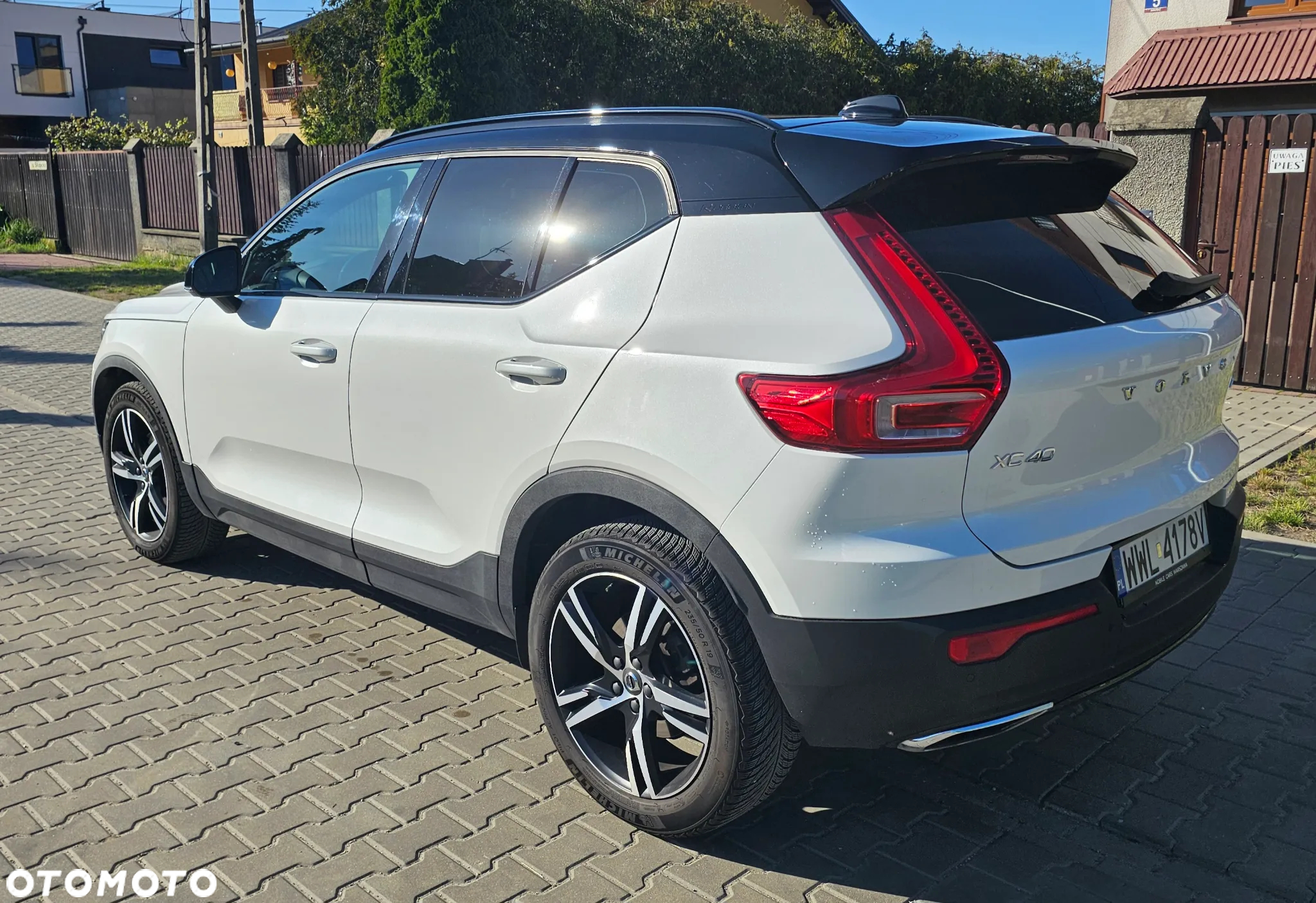 Volvo XC 40 T5 AWD R-Design - 4