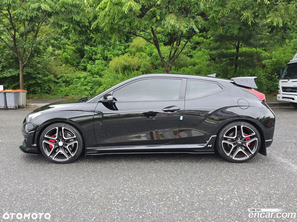 Hyundai Veloster - 3
