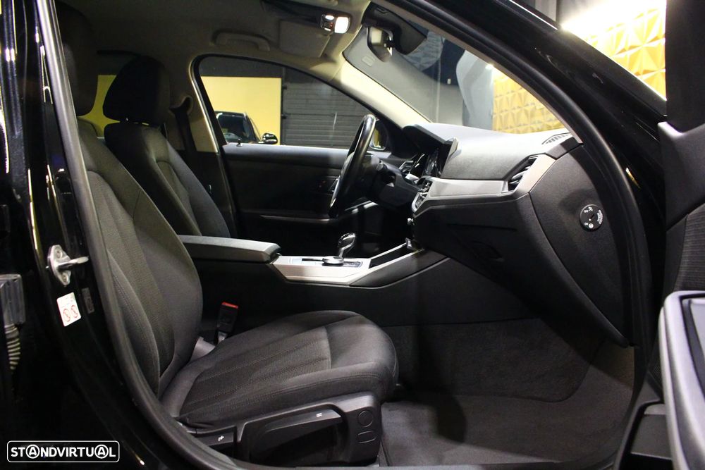 BMW 330 e Line Sport Auto - 17