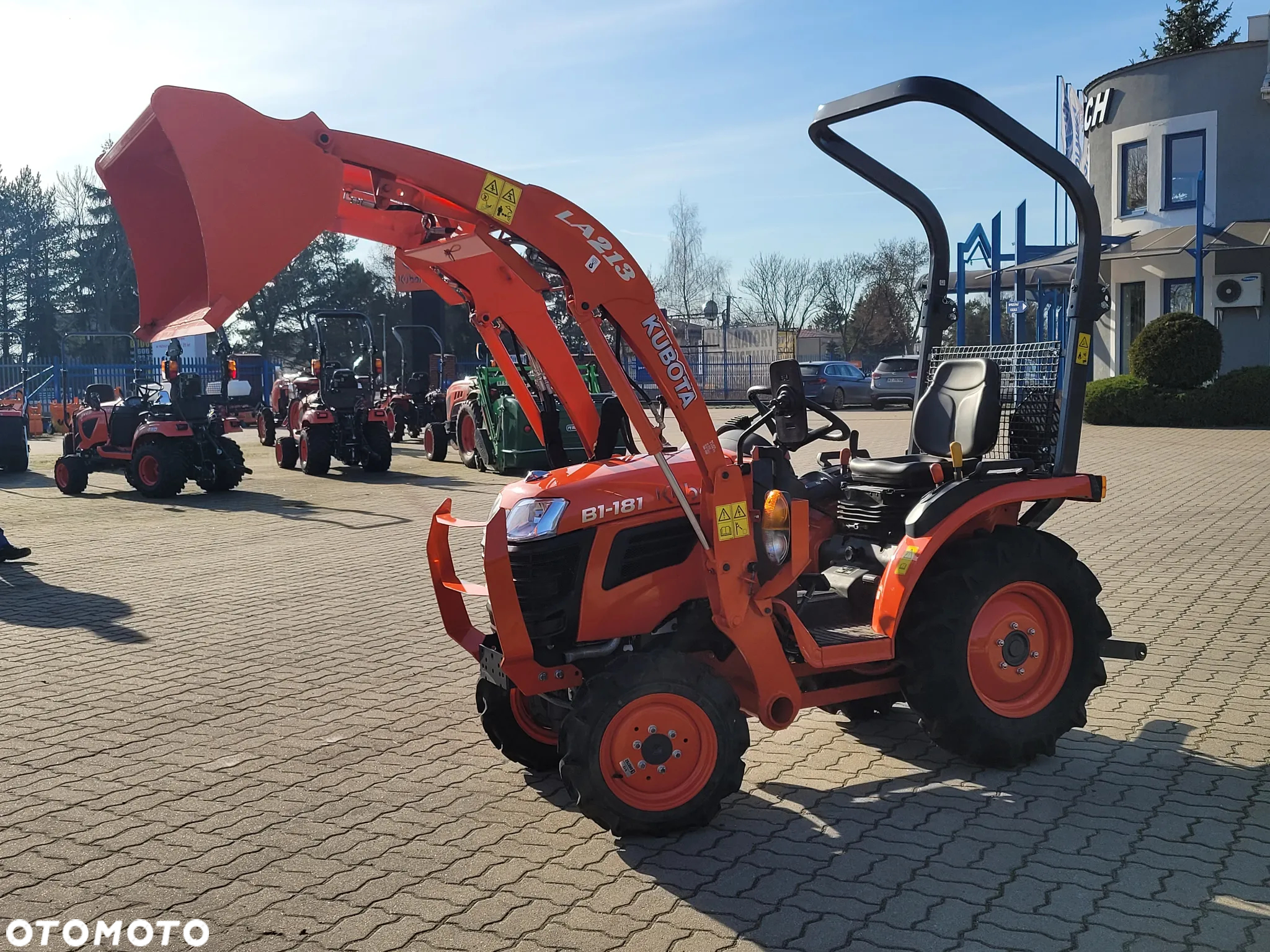 Kubota B1181 - 8