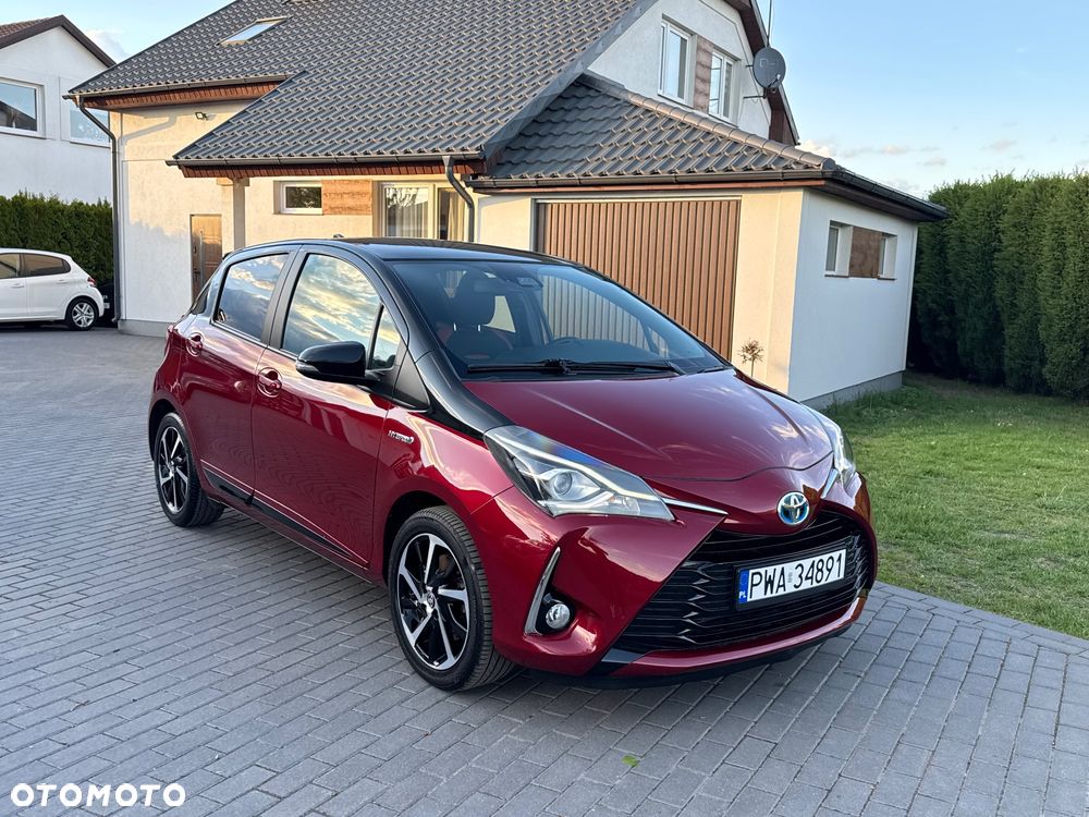 Toyota Yaris Hybrid 100 Selection Platinum - 4