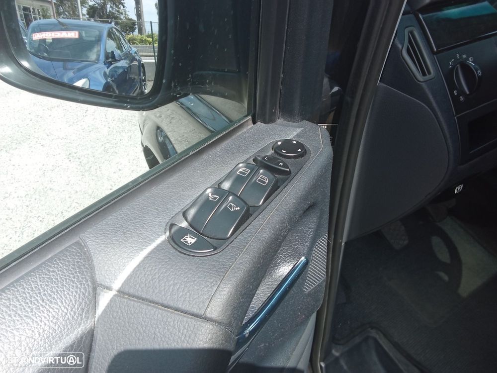 Mercedes-Benz Viano 2.2 CDi Ambiente Longo - 36