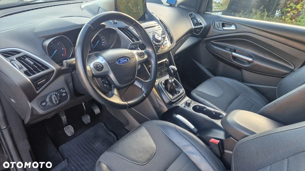 Ford Kuga - 12