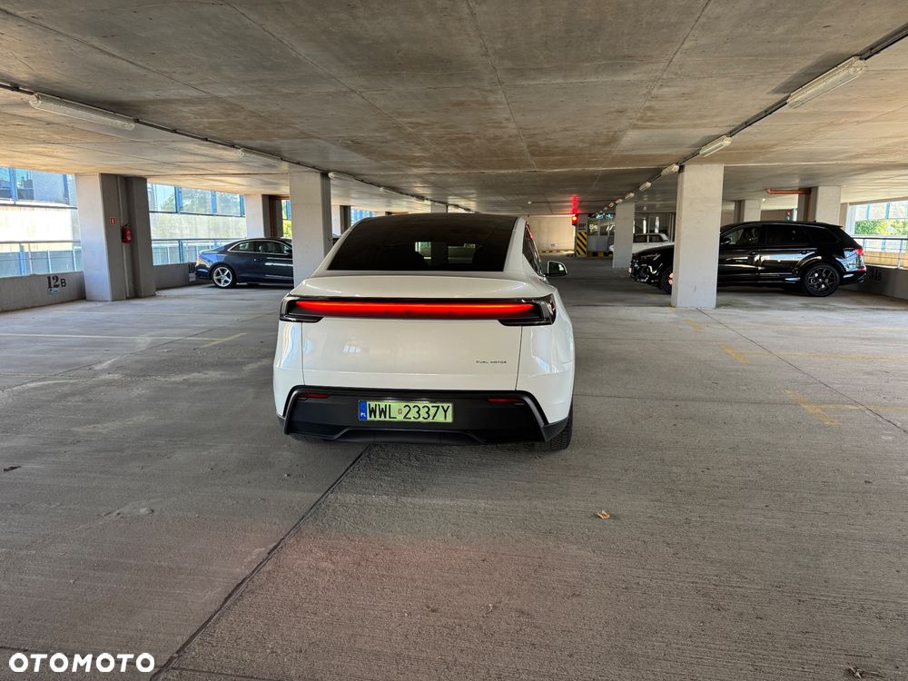 Tesla Model Y - 14