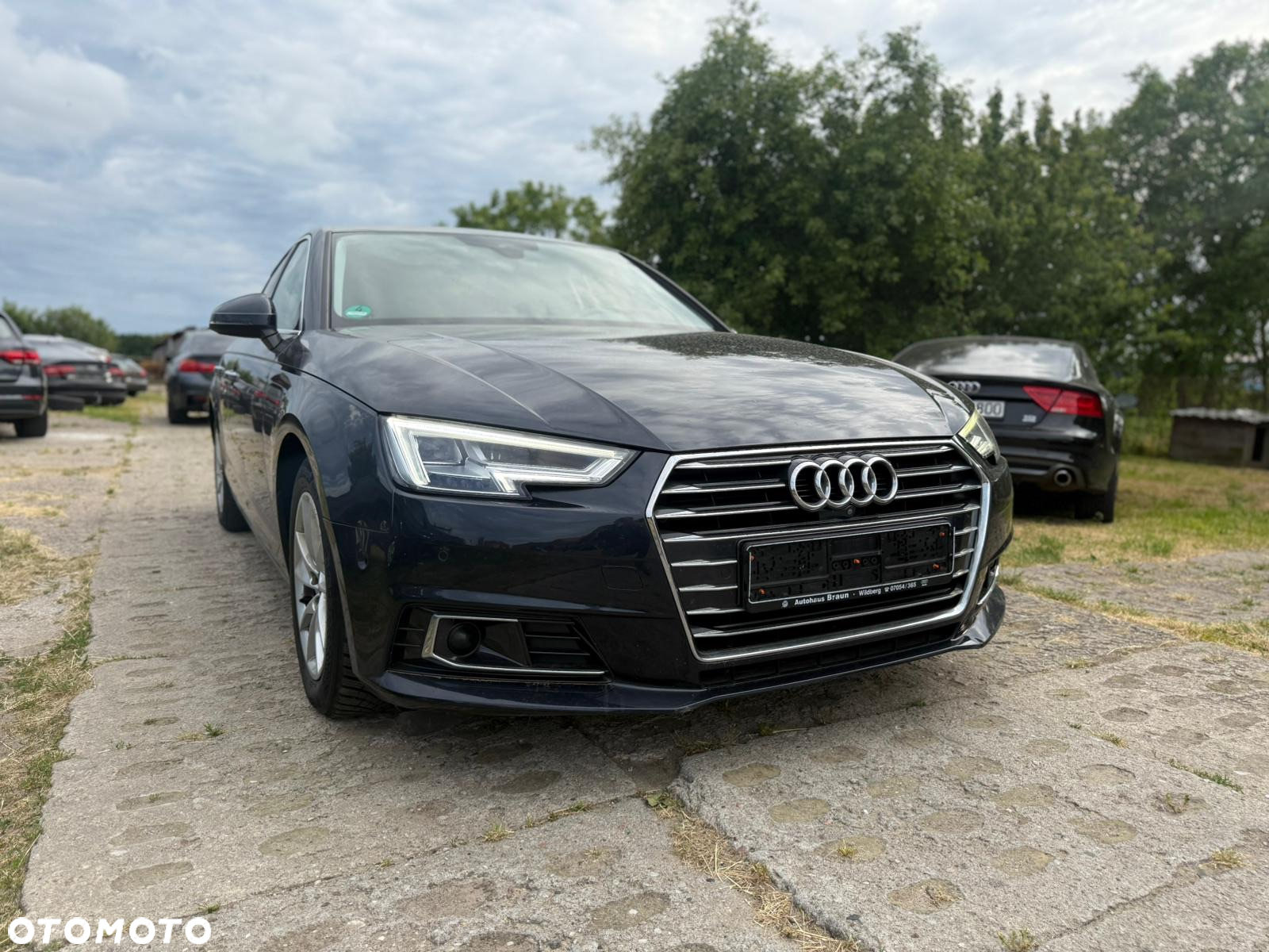 Audi A4 2.0 TDI Design - 9