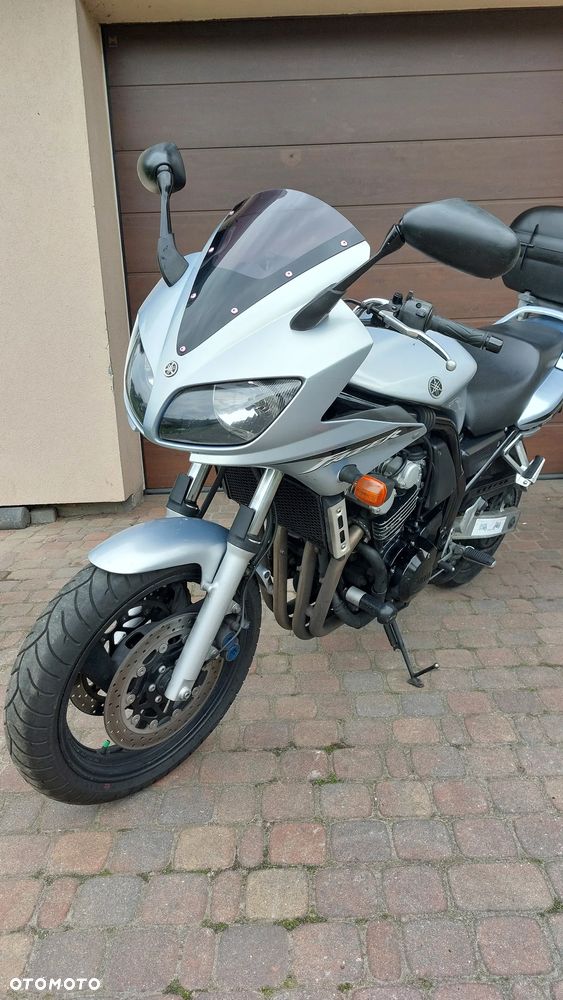 Yamaha FZS - 1