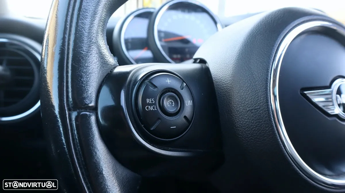 MINI 3 Portas Cooper D Aut. - 55