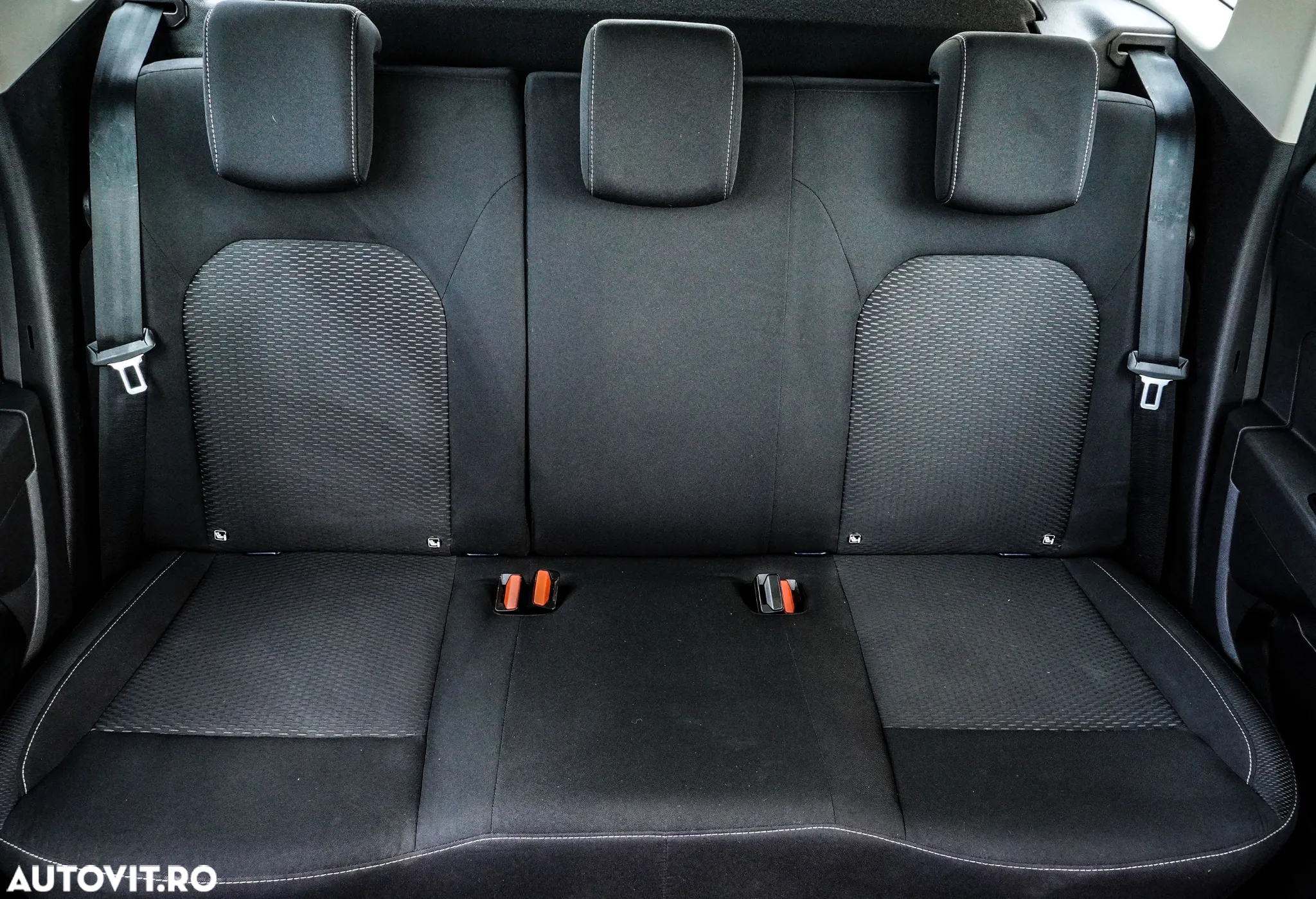 Dacia Duster 1.5 dCi 4WD Essential - 17