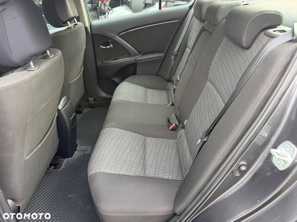 Toyota Avensis - 6