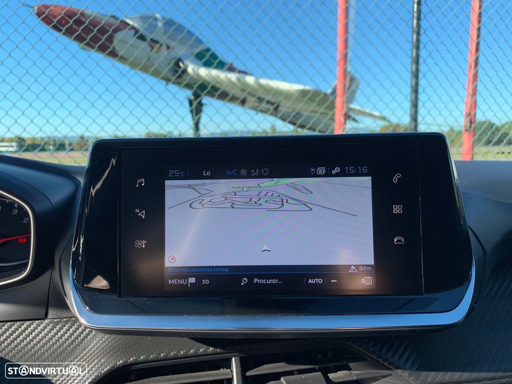 Peugeot 2008 1.2 PureTech Allure - 31