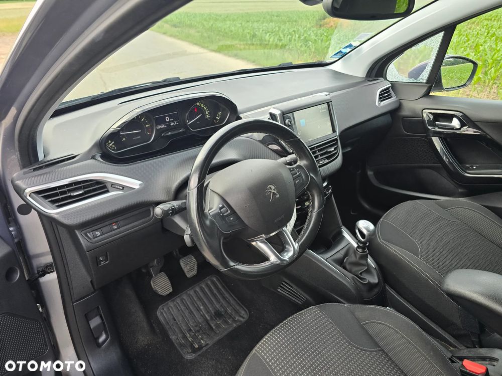 Peugeot 208 1.2 PureTech GPF Allure S&S - 12