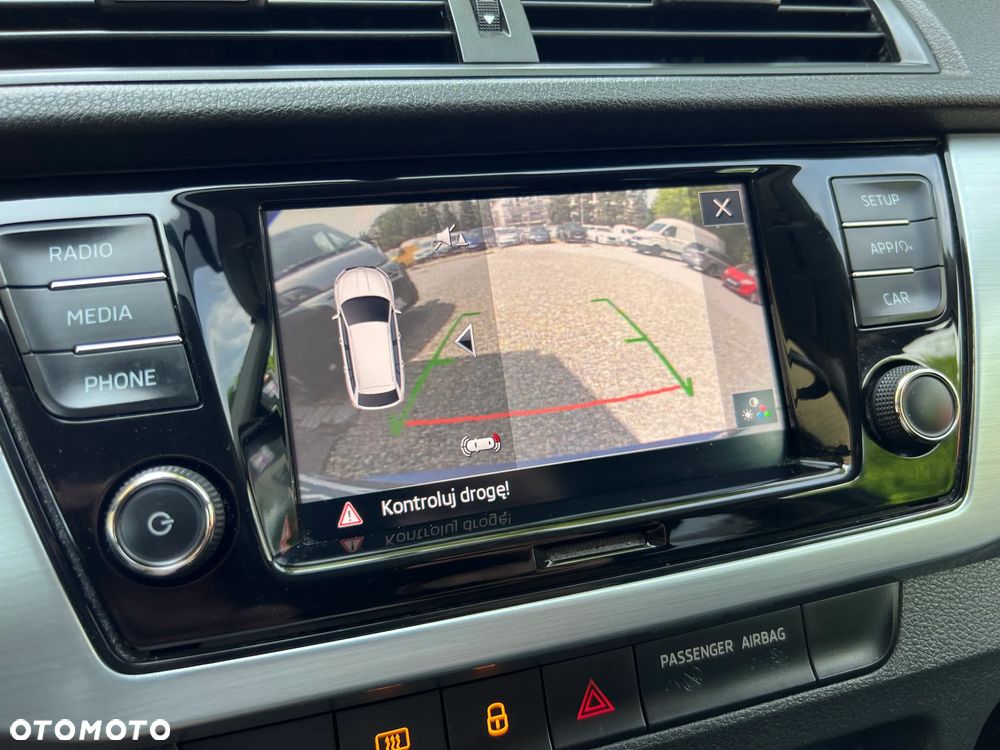 Skoda Fabia 1.0 TSI Style Color DSG - 25