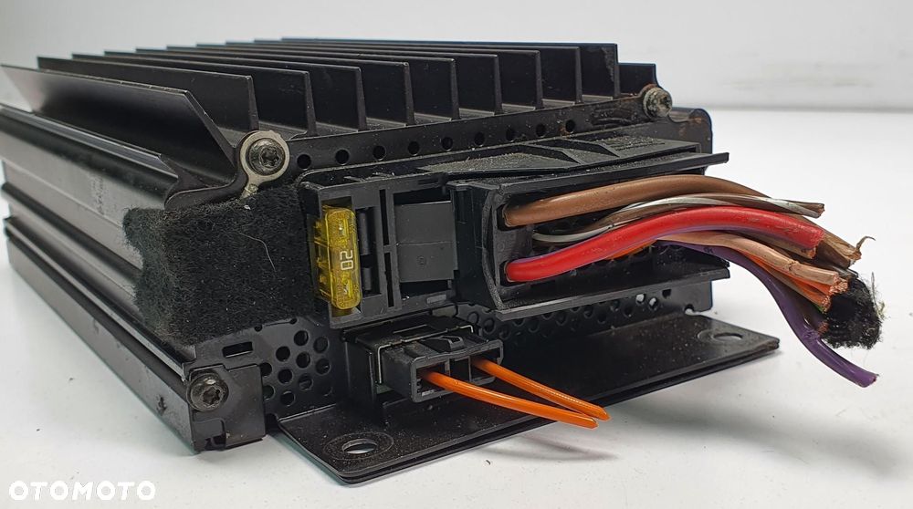 WZMACNIACZ AUDIO BOSE MERCEDES W209 A2098200289 - 2