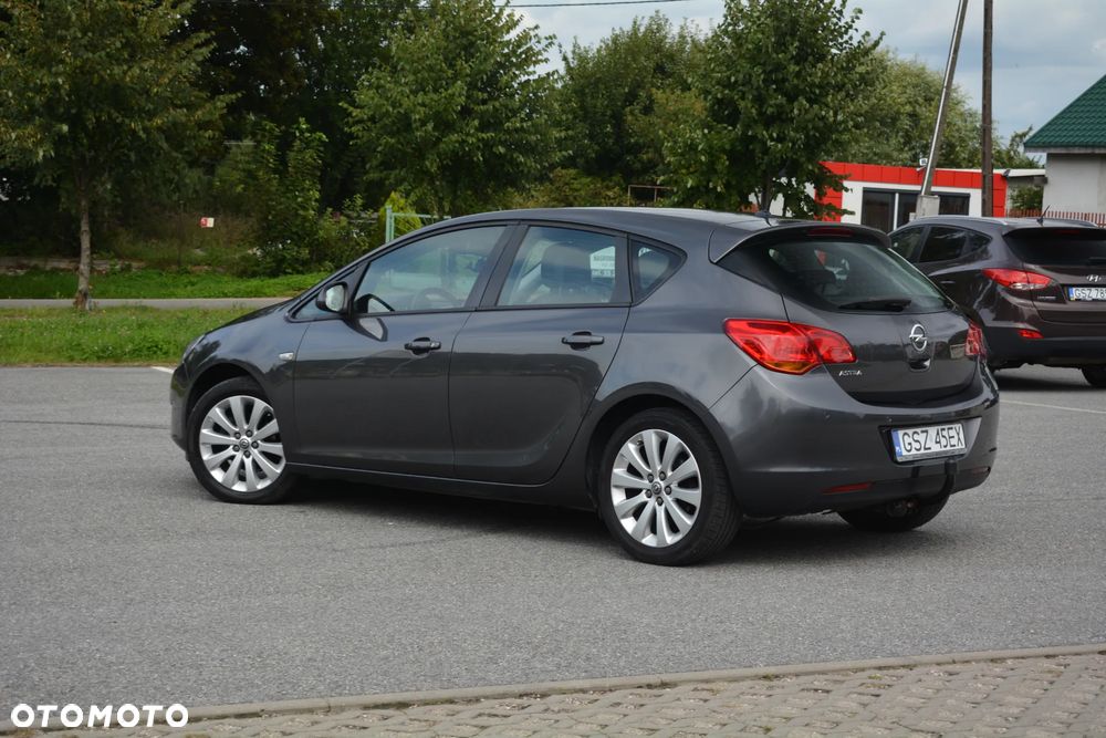 Opel Astra - 16