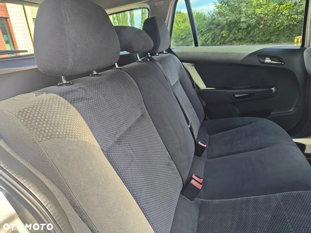 Opel Astra 1.6 Enjoy - 25