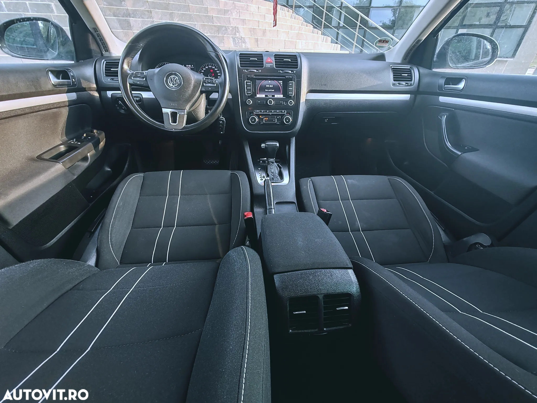 Volkswagen Jetta 1.6 TDI DSG Comfortline - 9