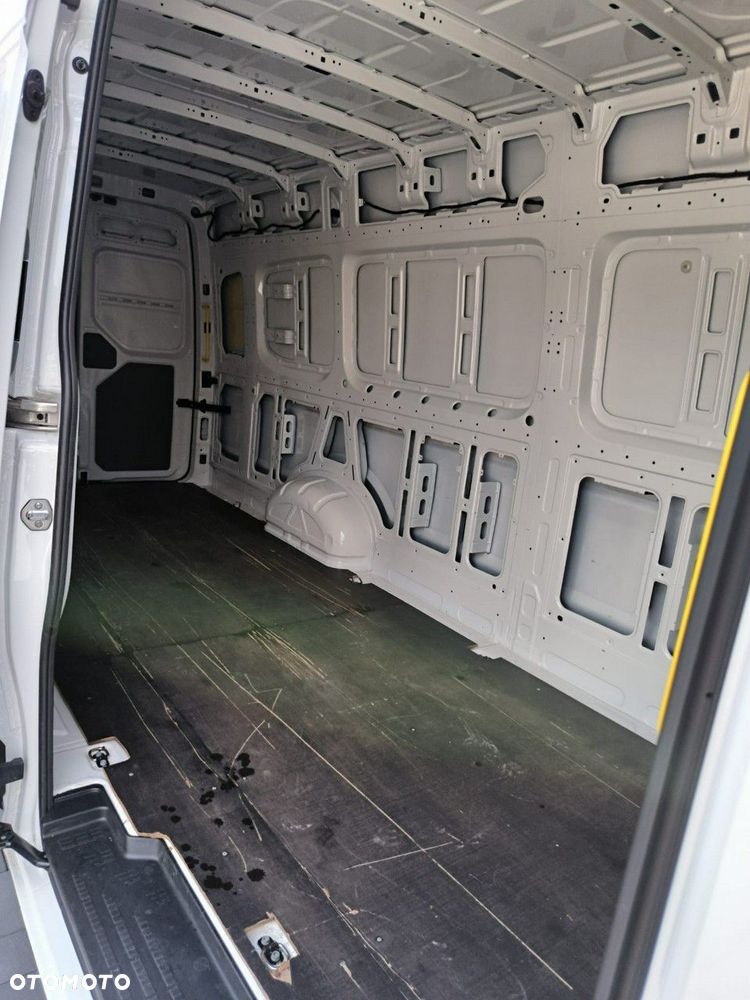 Volkswagen Crafter - 29
