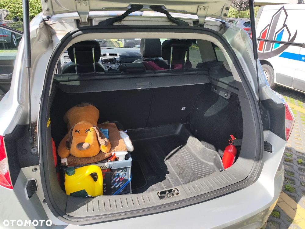 Ford Kuga - 38