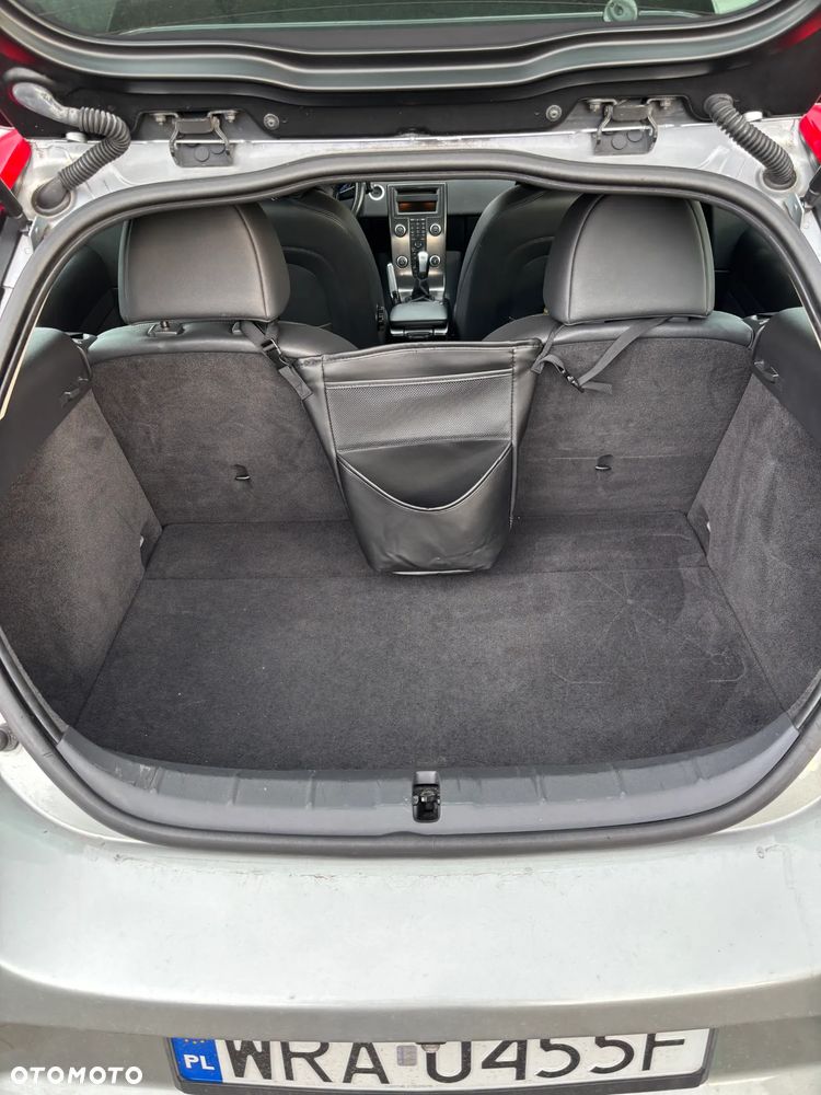 Volvo C30 D2 R-Design - 29