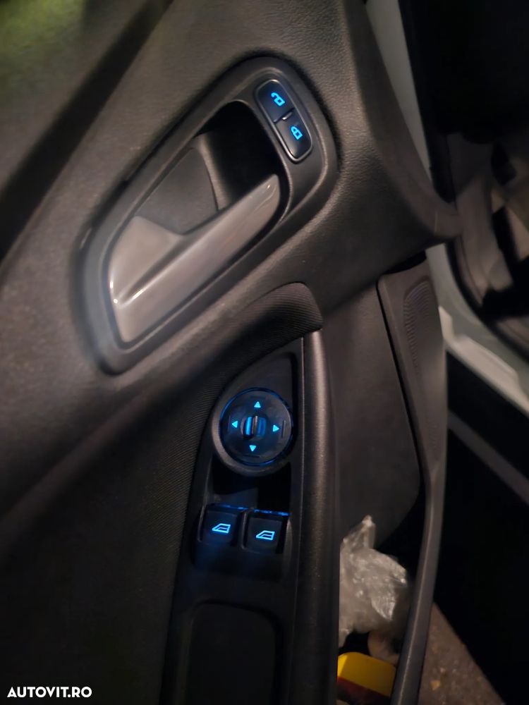Ford Focus 1.0 EcoBoost Trend - 26