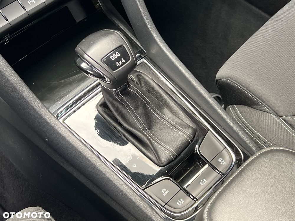 Skoda Karoq 2.0 TDI SCR 4x4 Sportline DSG - 37